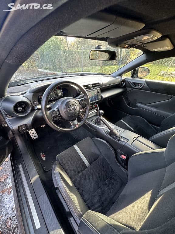 2024 Toyota GR86 - 9
