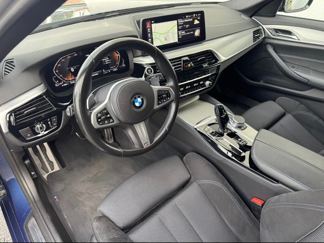 2021 BMW 5-Series - 25