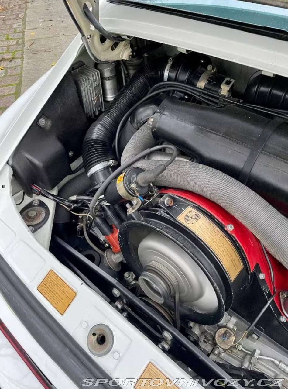 1977 Porsche 911 - 14