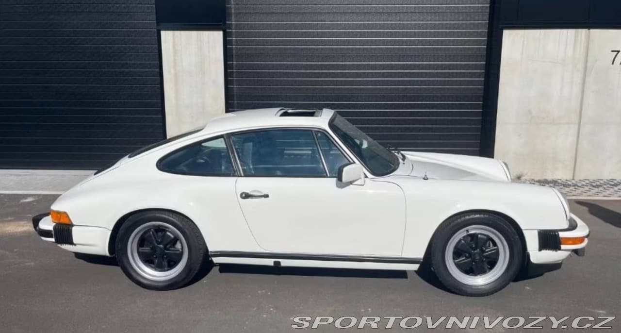1977 Porsche 911 - 3