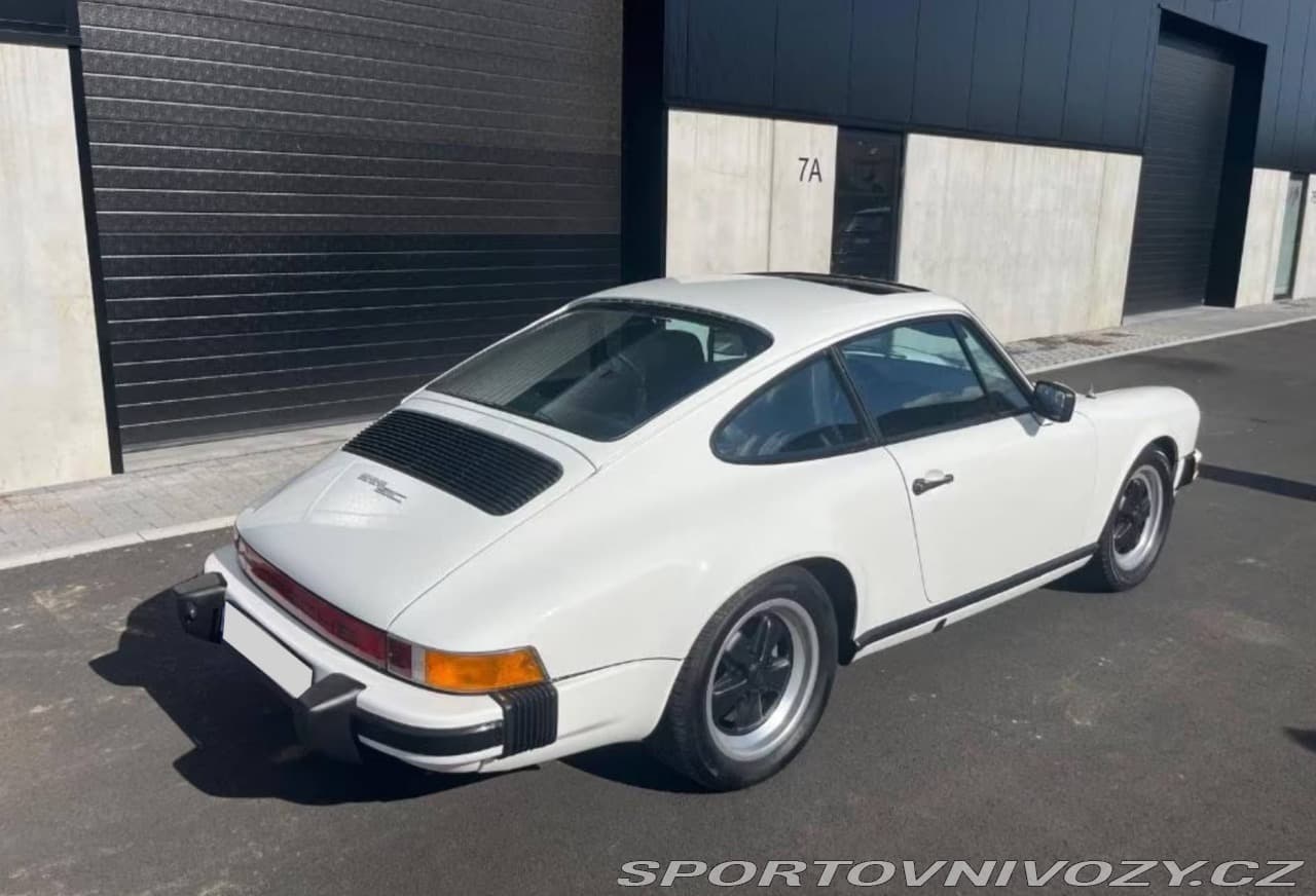 1977 Porsche 911 - 4