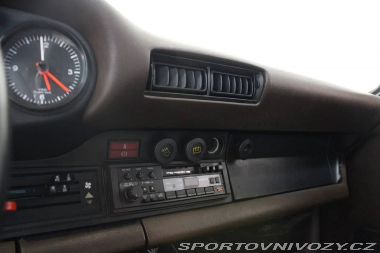 1983 Porsche 911 - 11