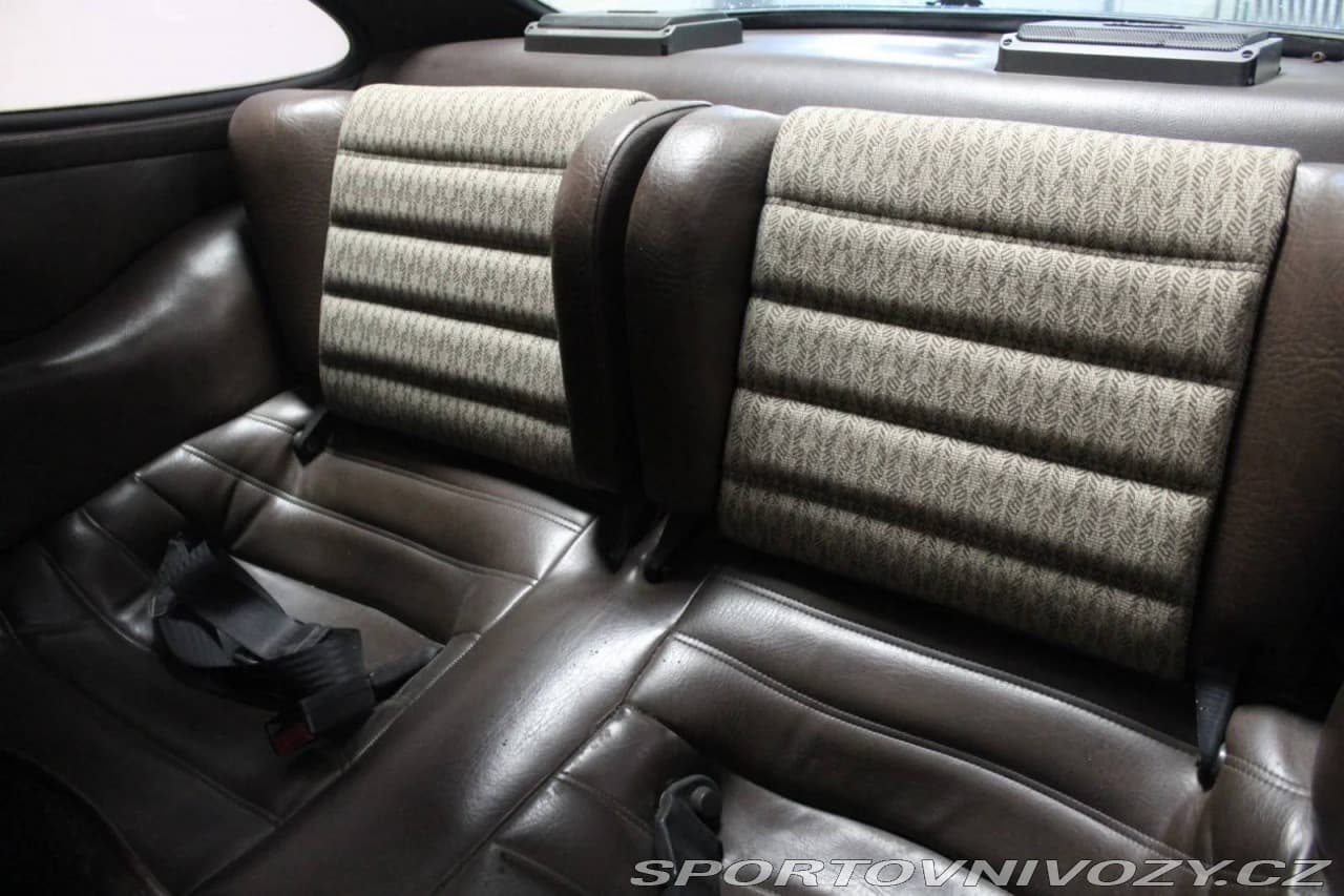 1983 Porsche 911 - 12