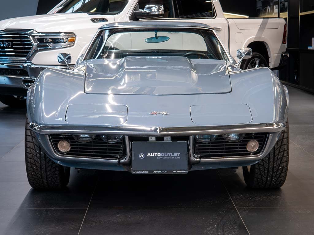 1968 Chevrolet CORVETTE - 10