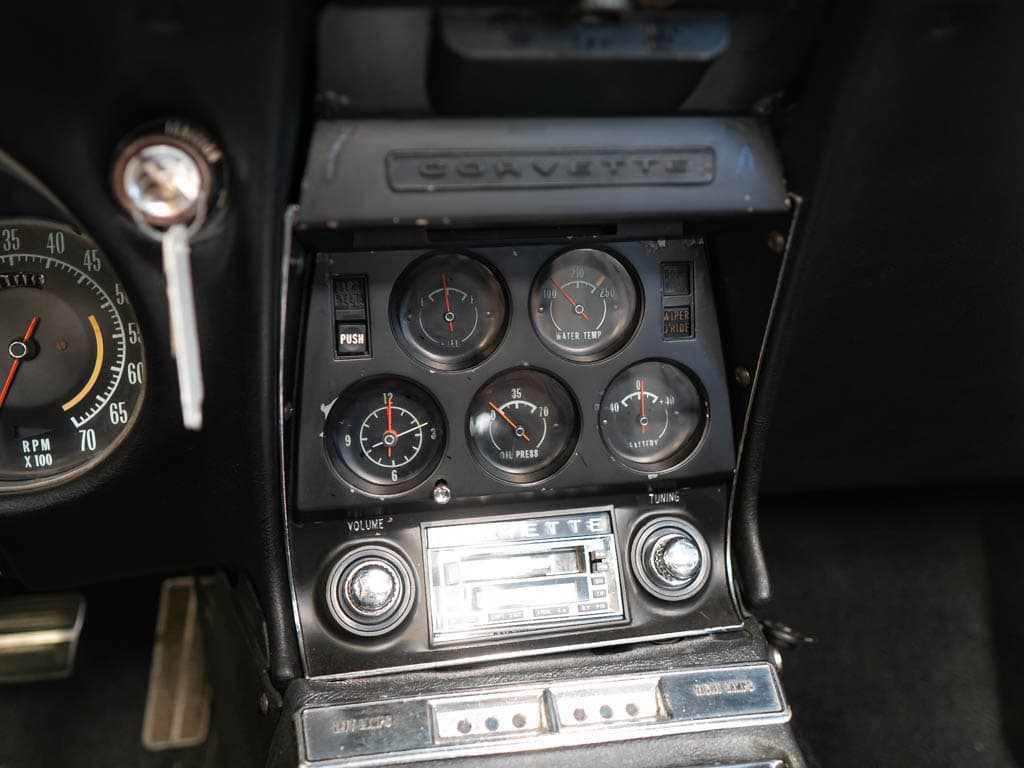 1968 Chevrolet CORVETTE - 17