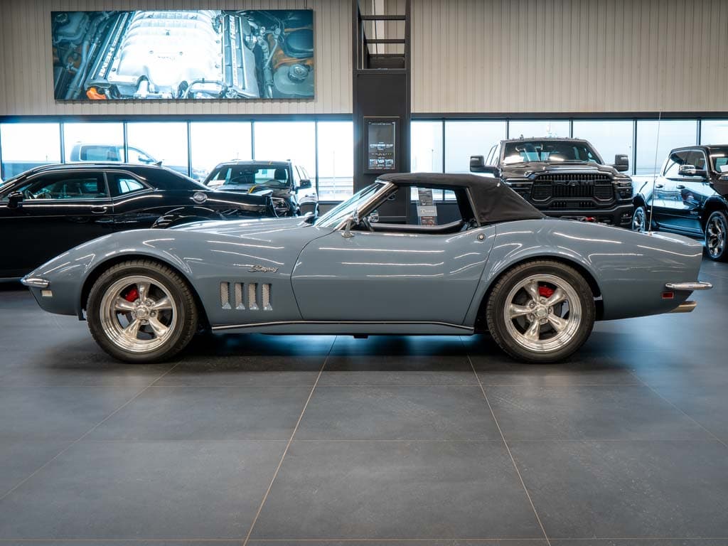 1968 Chevrolet CORVETTE - 19