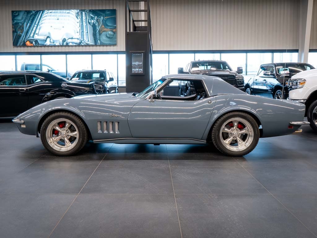1968 Chevrolet CORVETTE - 5