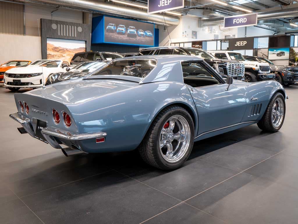 1968 Chevrolet CORVETTE - 8