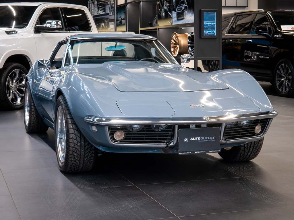 1968 Chevrolet CORVETTE - 9