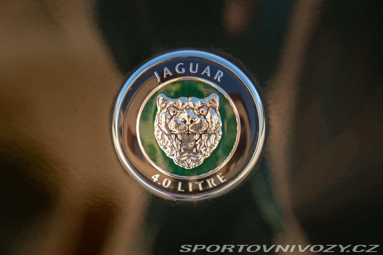 1998 Jaguar XK - 12