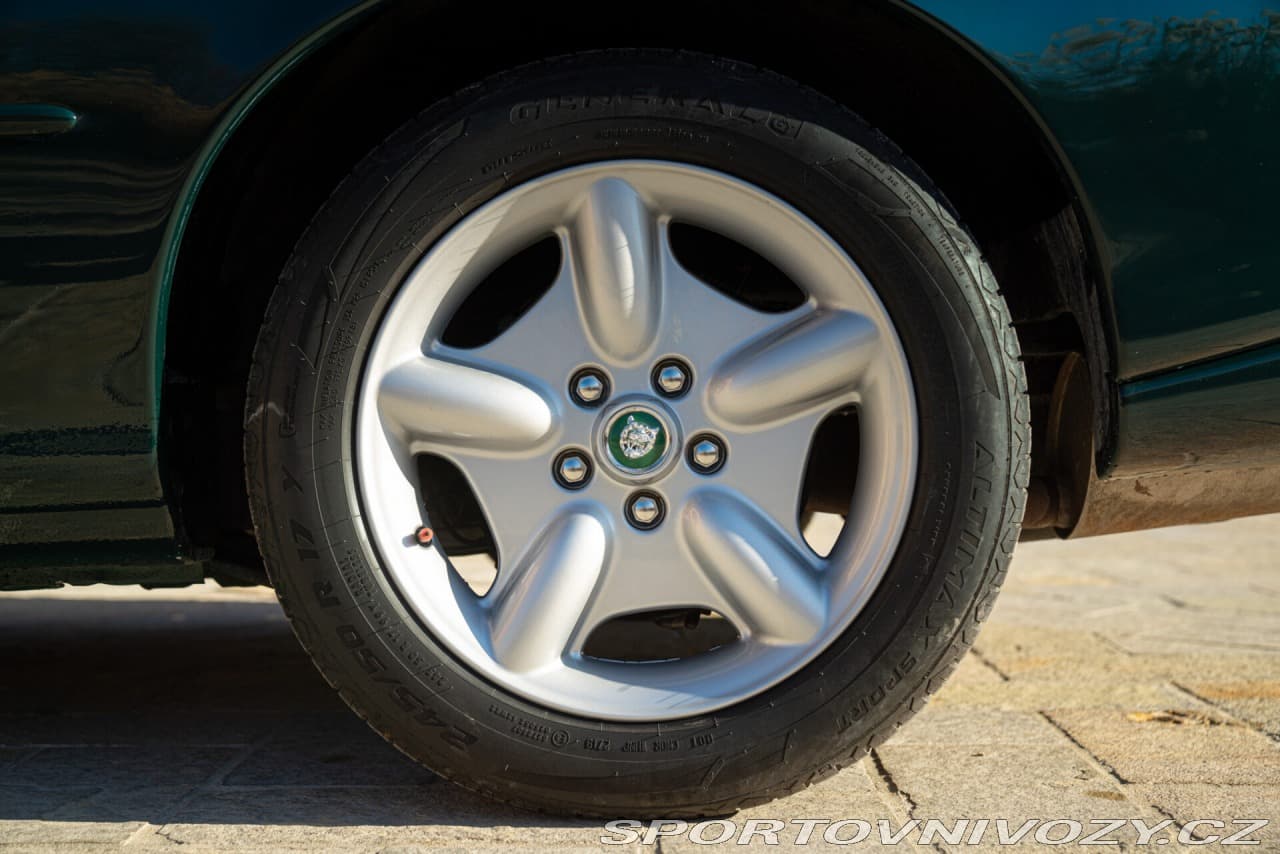1998 Jaguar XK - 16