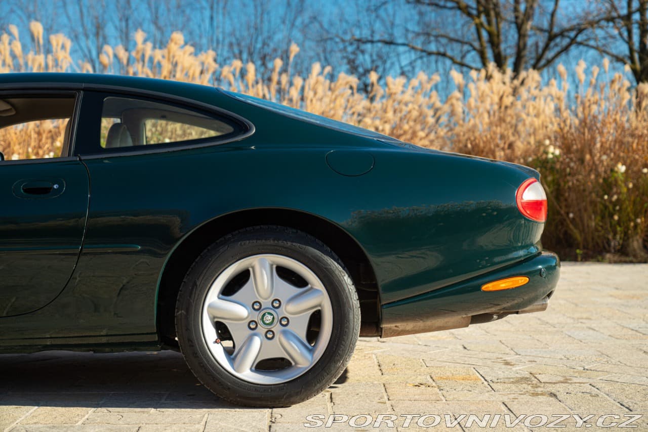 1998 Jaguar XK - 17