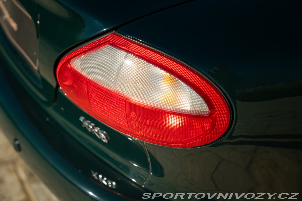 1998 Jaguar XK - 18