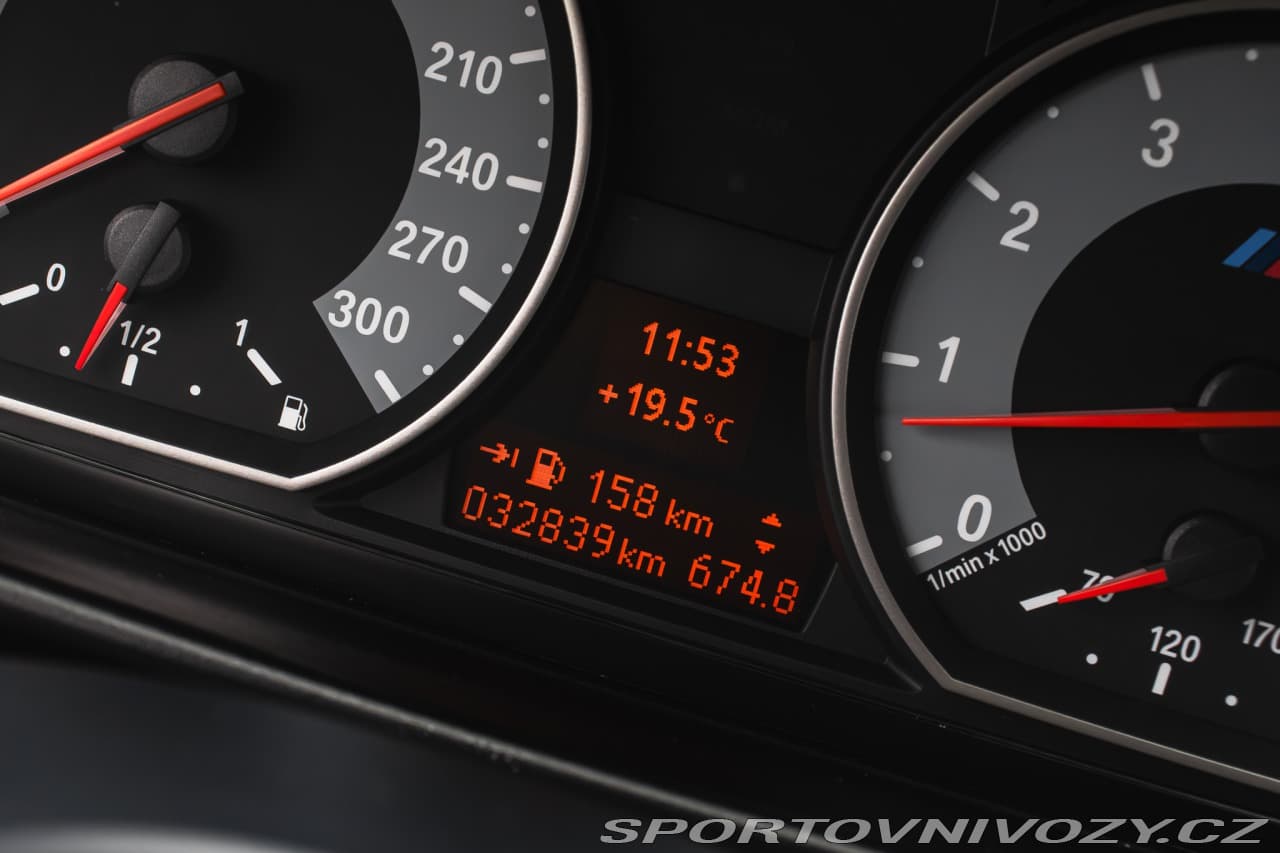 2012 BMW 1-SERIES - 10