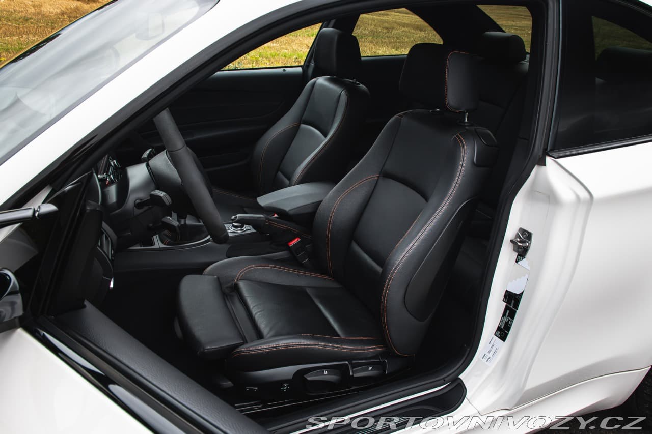 2012 BMW 1-SERIES - 12