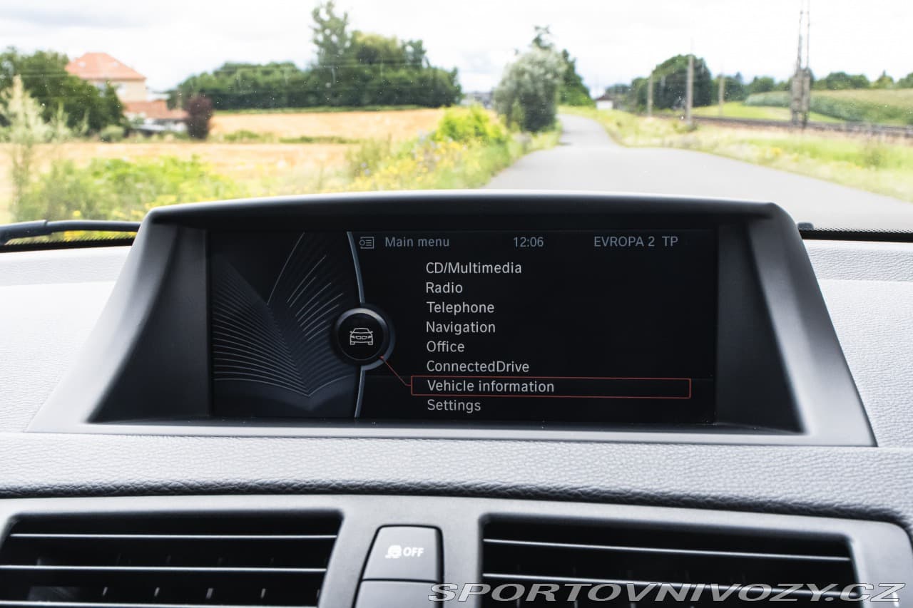 2012 BMW 1-SERIES - 18
