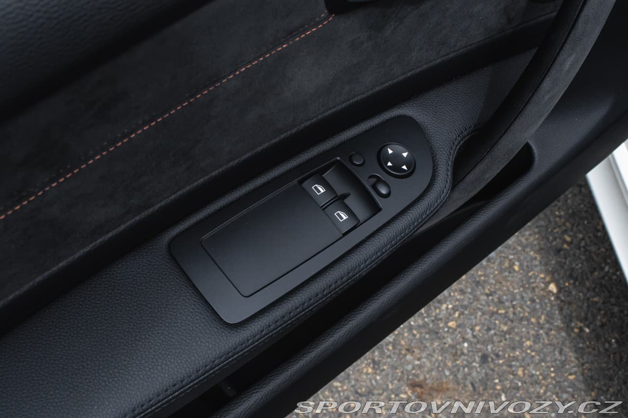 2012 BMW 1-SERIES - 6