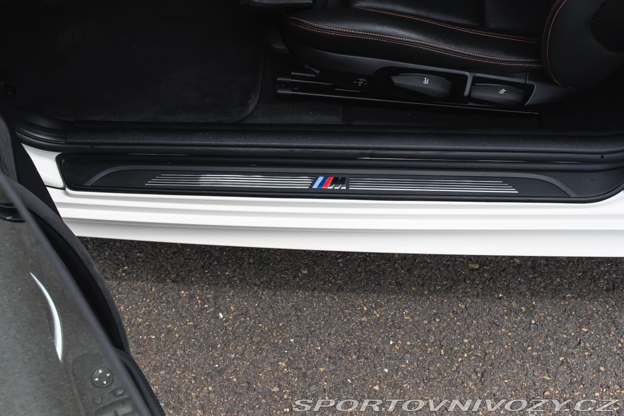 2012 BMW 1-SERIES - 8