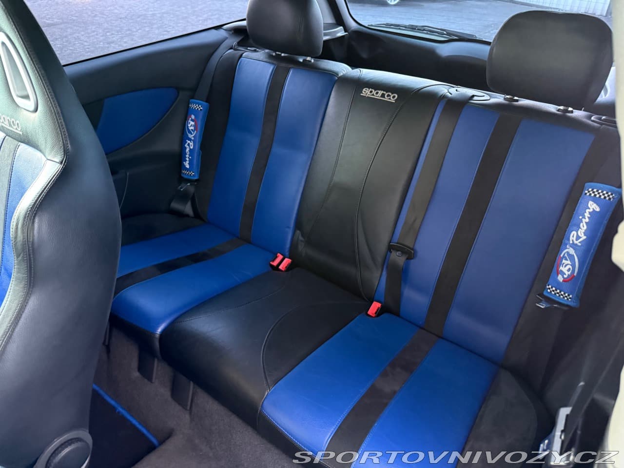 2004 Ford FOCUS - 14