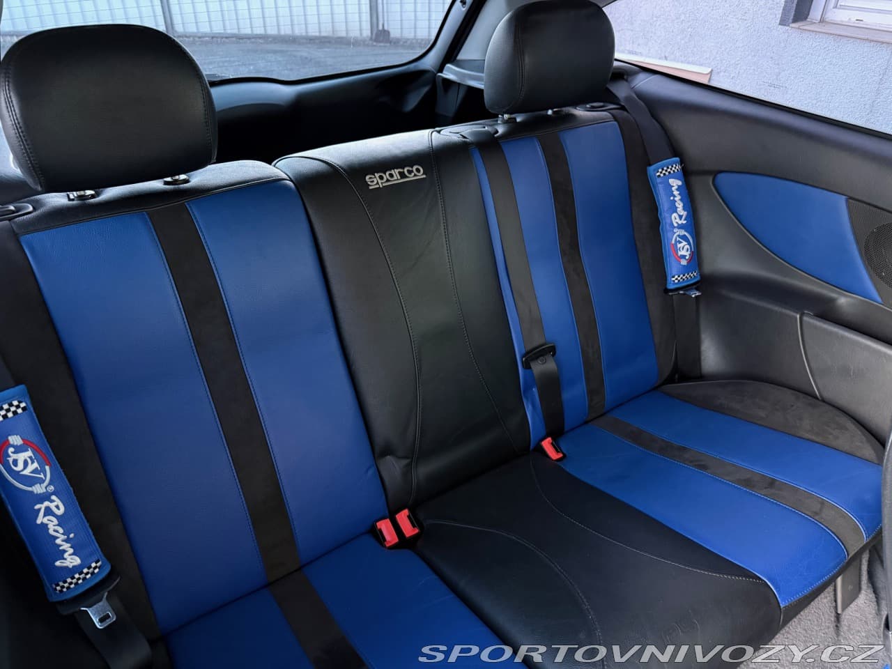 2004 Ford FOCUS - 15