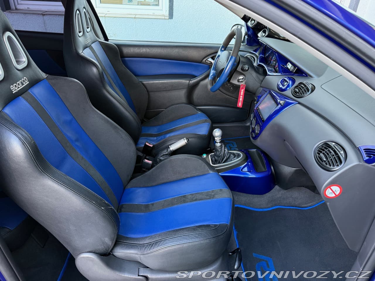 2004 Ford FOCUS - 16