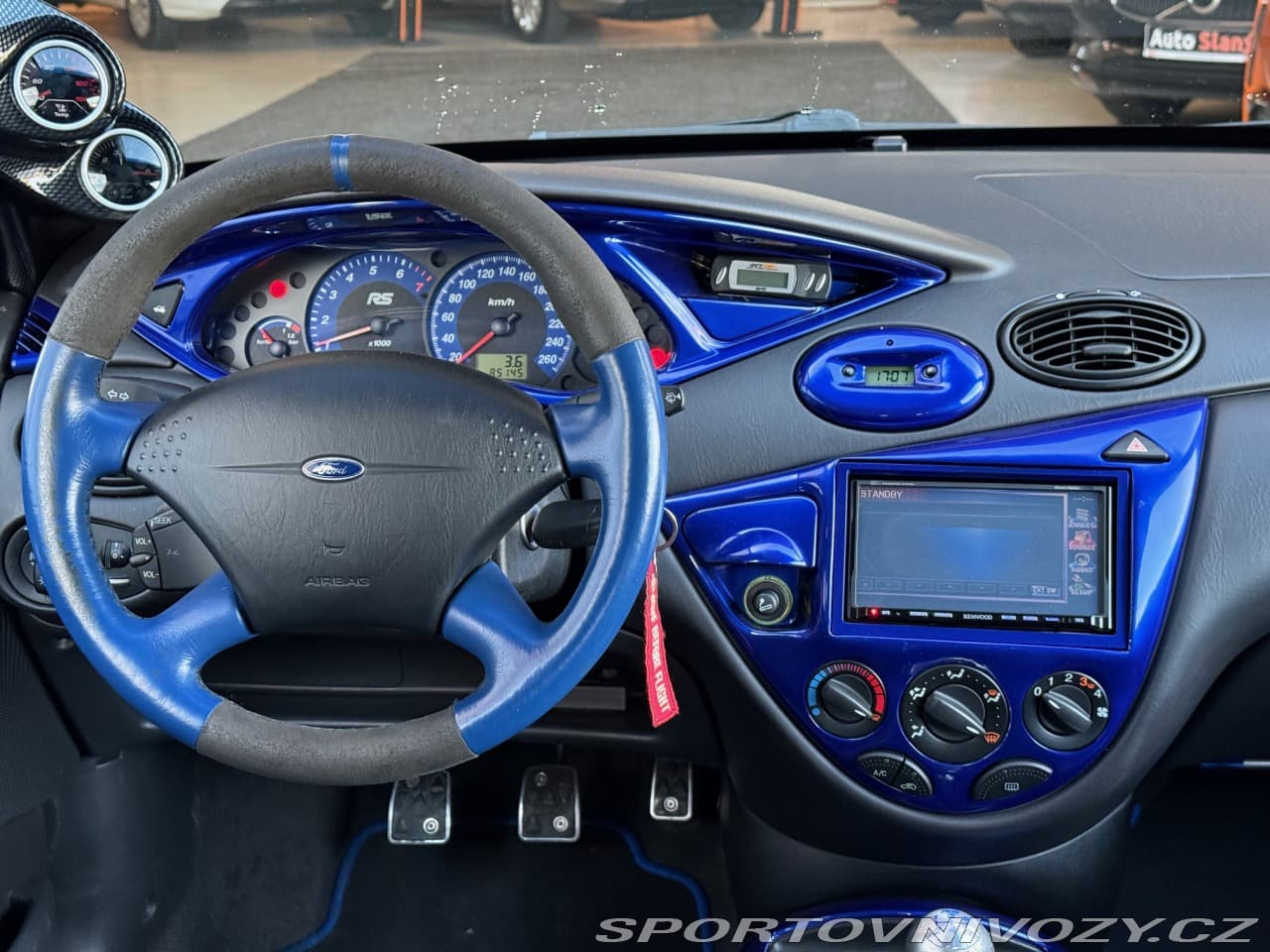 2004 Ford FOCUS - 18