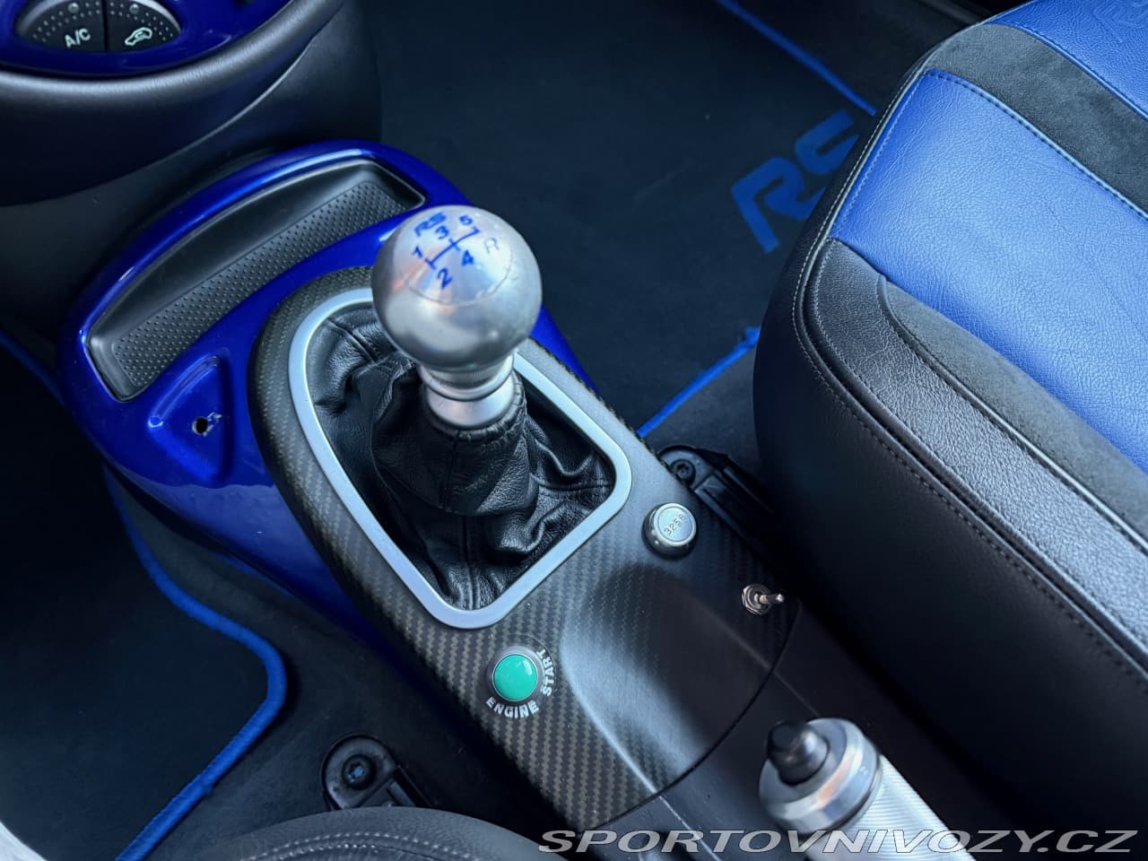 2004 Ford FOCUS - 7