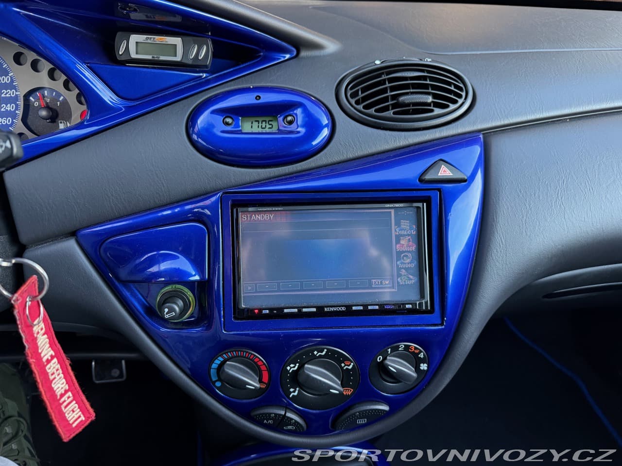 2004 Ford FOCUS - 9