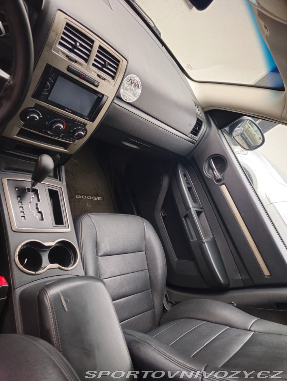 2010 Dodge CHARGER - 15