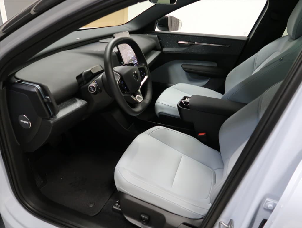 2025 Volvo Ex30 - 25