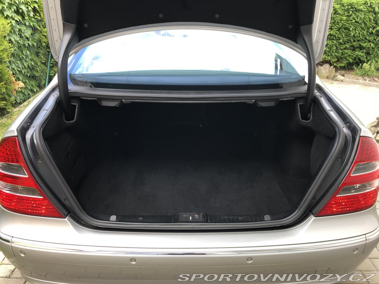 2004 Mercedes-Benz E-CLASS - 8