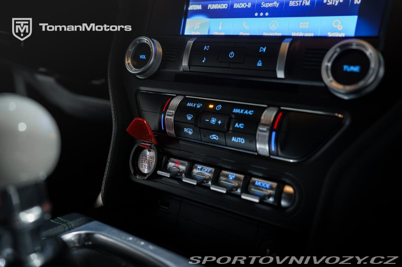 2020 Ford MUSTANG - 12
