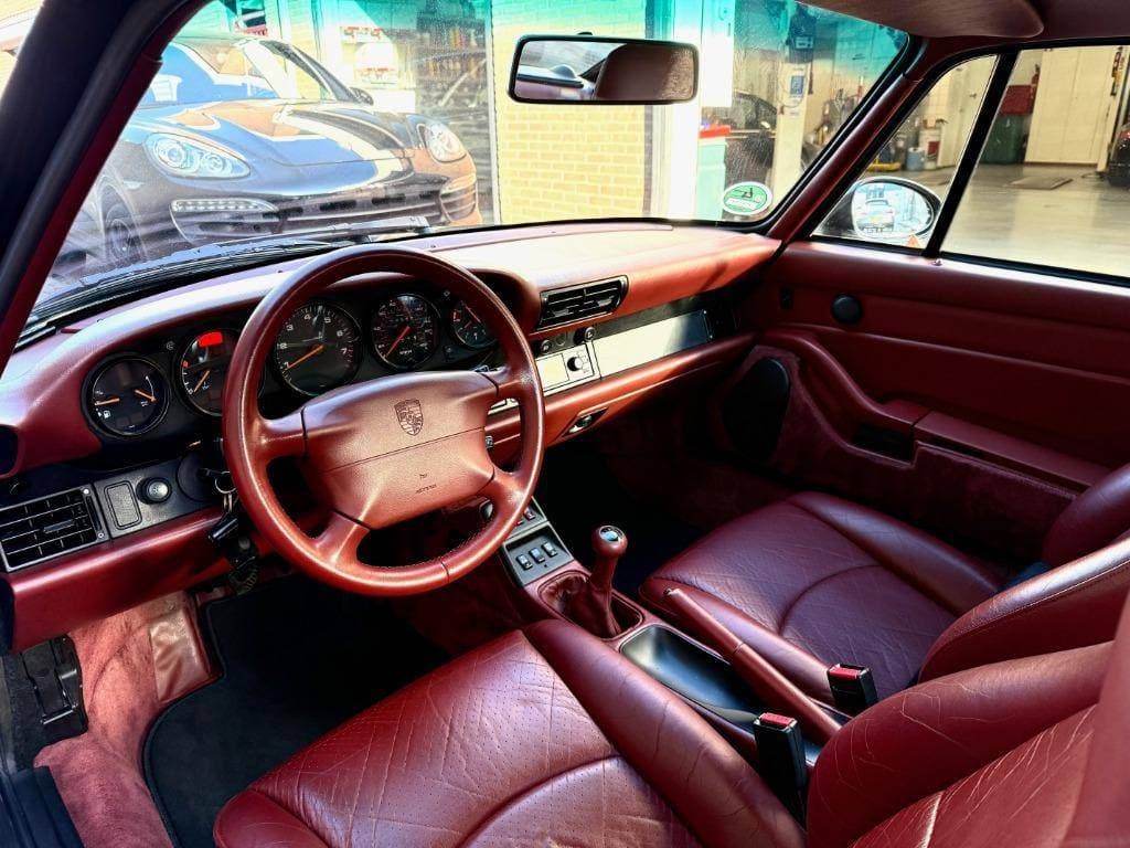 1996 Porsche 911 - 12