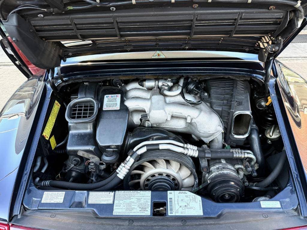 1996 Porsche 911 - 13
