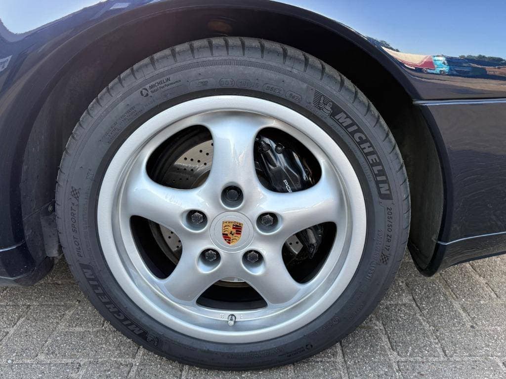 1996 Porsche 911 - 15