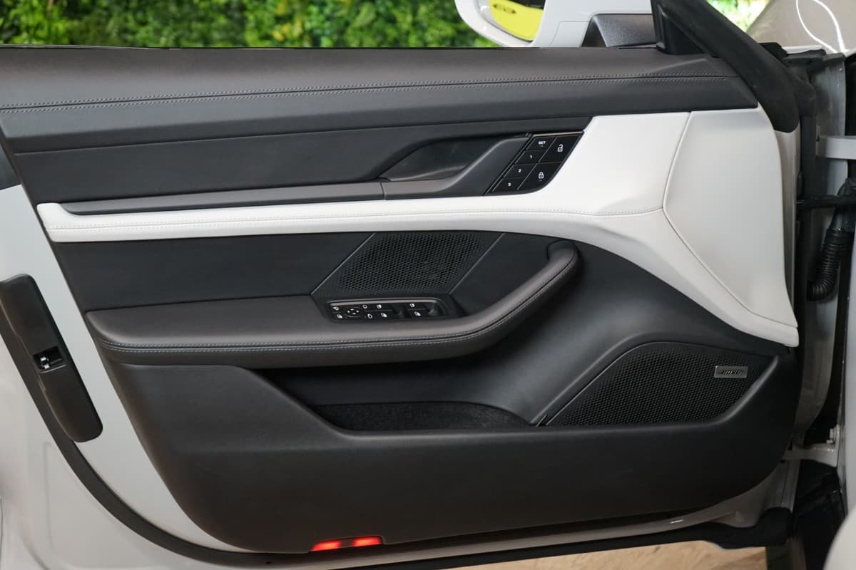 2023 Porsche Taycan - 53