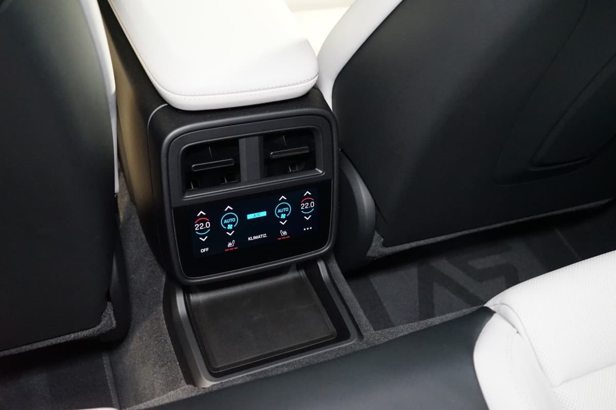 2023 Porsche Taycan - 69