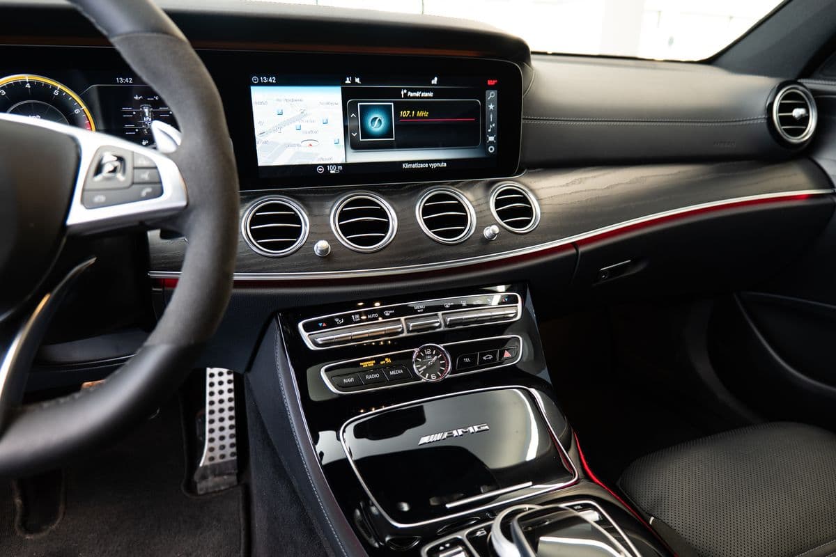 2017 Mercedes-Benz E-CLASS - 13