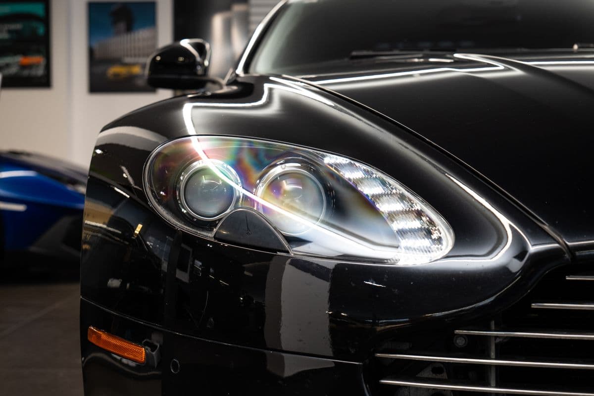 2012 Aston Martin VANTAGE - 17