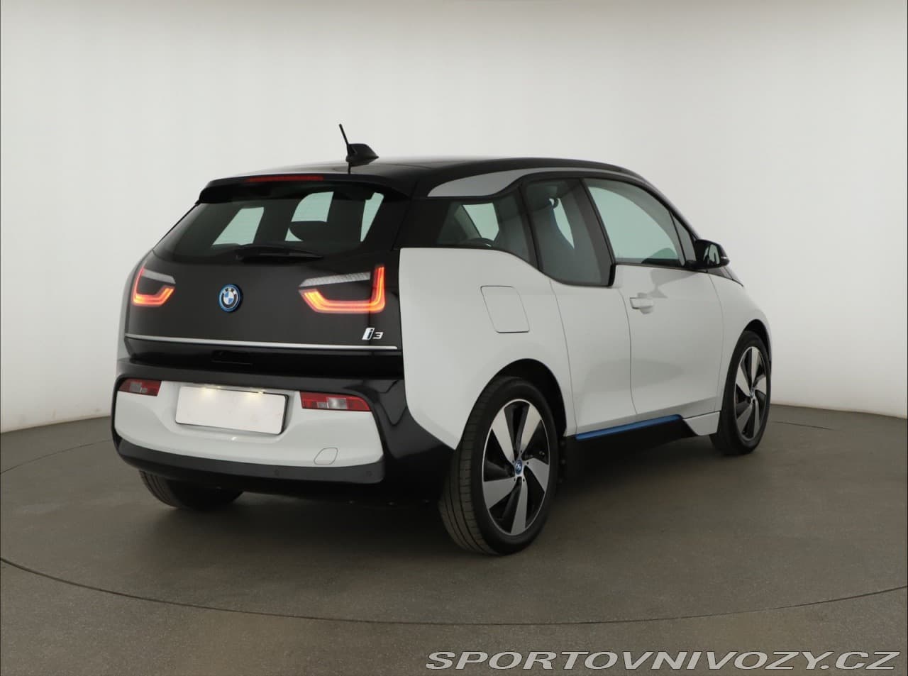 2020 BMW I3 - 17