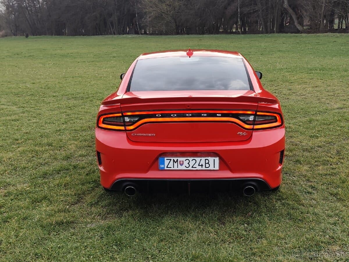 2020 Dodge CHARGER - 12