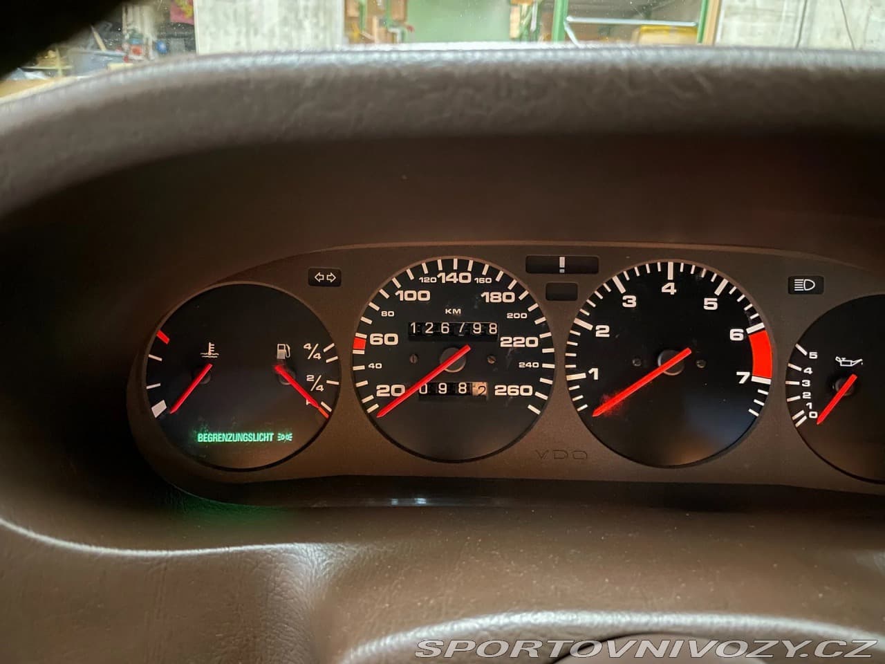 1983 Porsche 928 - 6