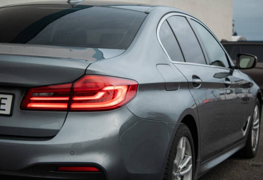 2017 BMW 5-SERIES - 11