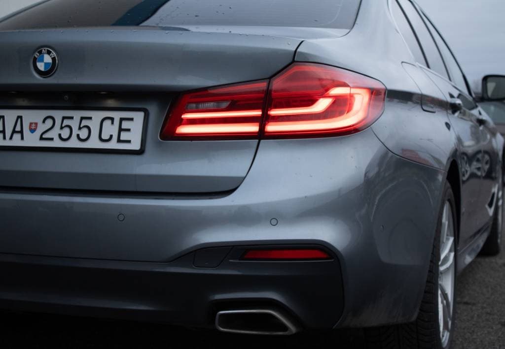 2017 BMW 5-SERIES - 12
