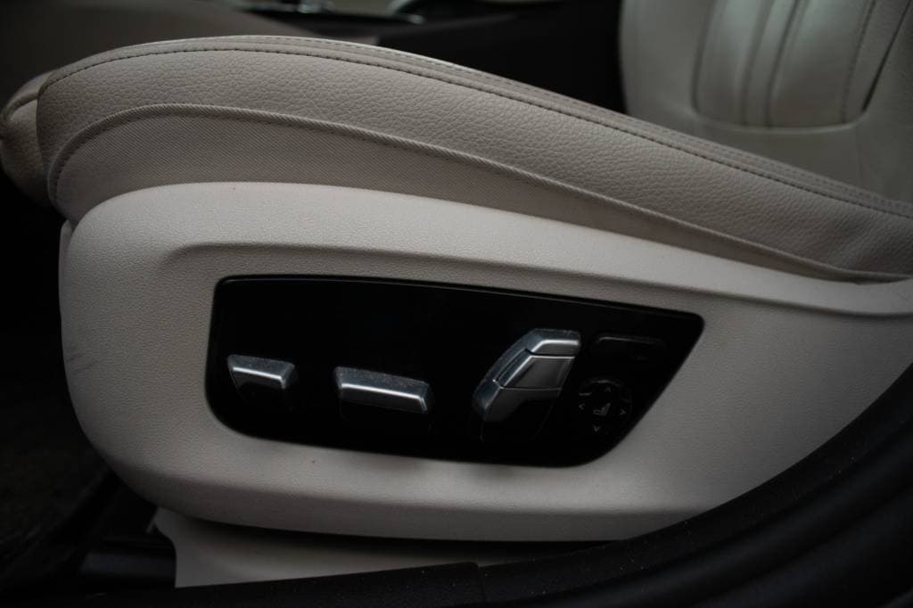 2017 BMW 5-SERIES - 17
