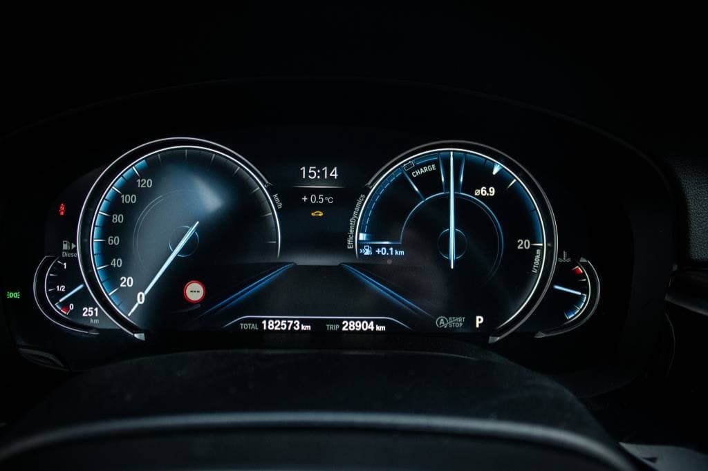 2017 BMW 5-SERIES - 18