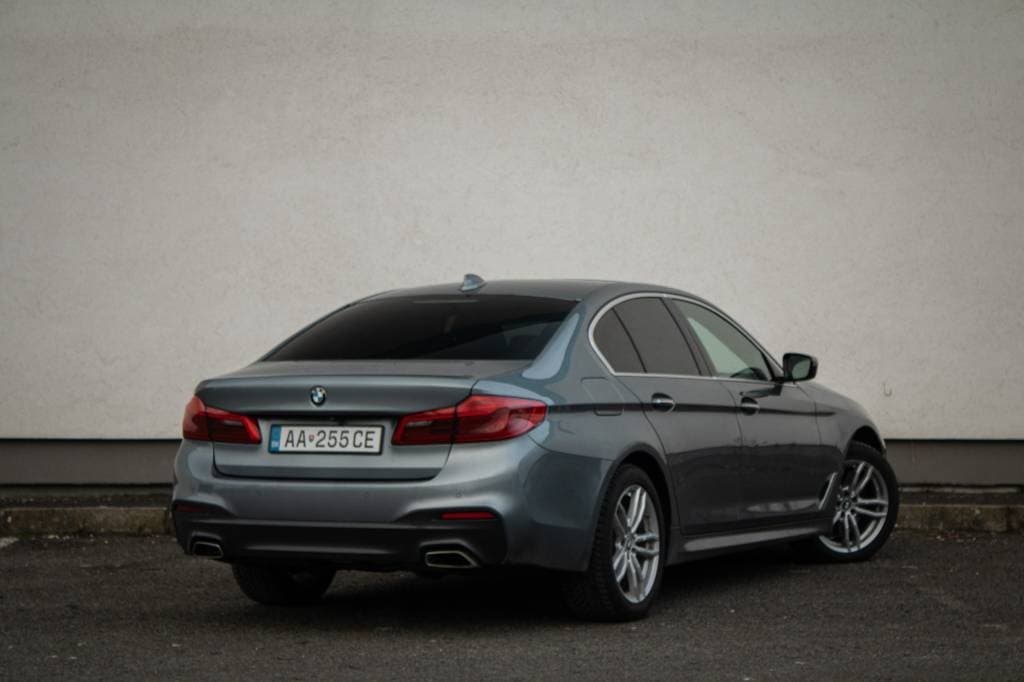 2017 BMW 5-SERIES - 5