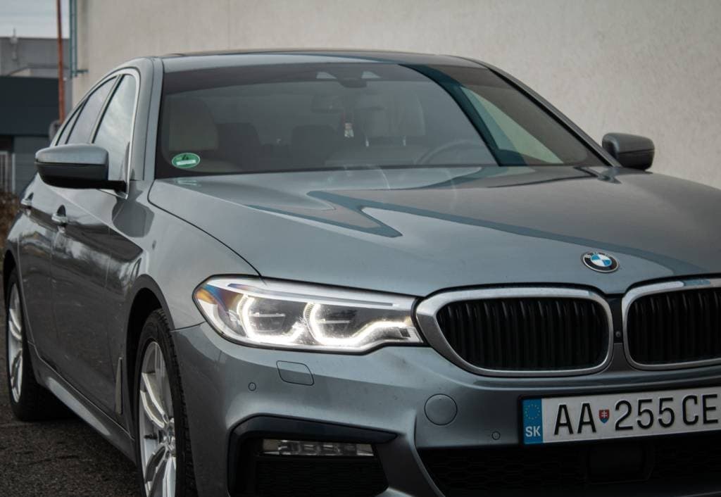 2017 BMW 5-SERIES - 9