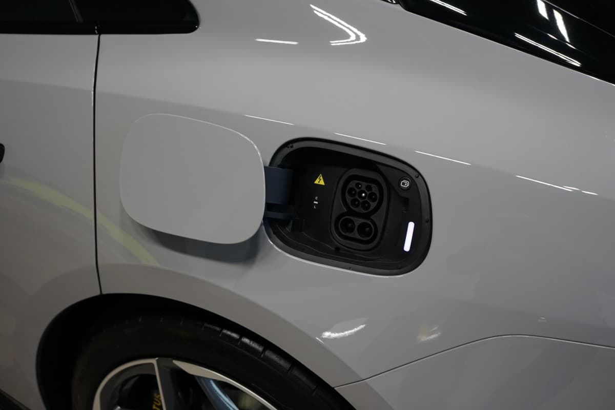 2025 Lotus Emeya - 28