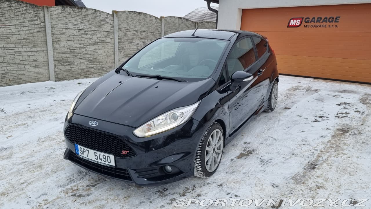 2015 Ford Fiesta - 34